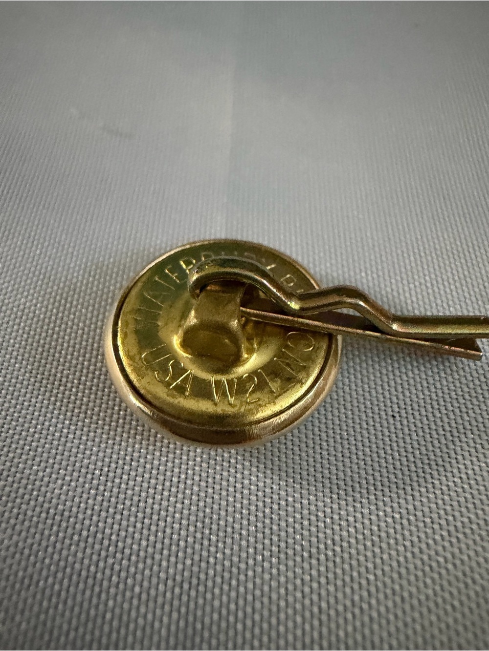 Vintage Gold-tone Eagle Pin on Blue Card - Picture 7 of 7